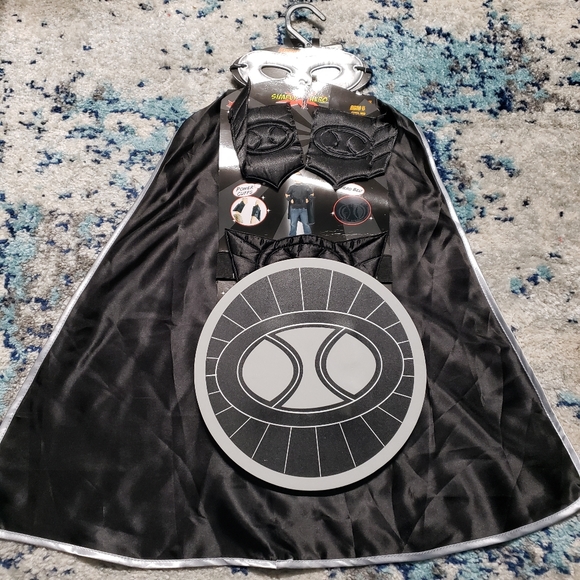 Superhero Cape and mask - Picture 7 of 7